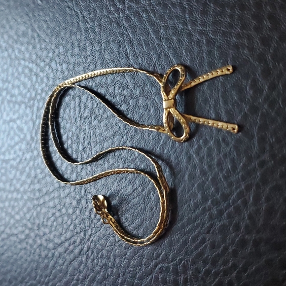 Avon Jewelry - VTG Avon necklace